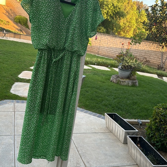 Sienna Sky Dress

Excellent pre-owned condition!!! - Picture 6 of 6